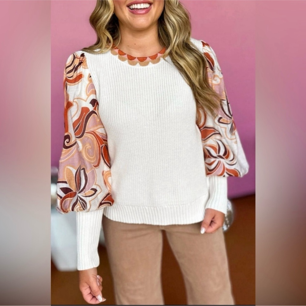 NWT Contrast sweater |Abstract sleeves size S